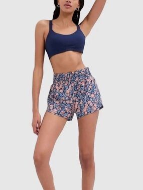 GAP Women Regular Fit Mid-Rise Floral Running shorts M